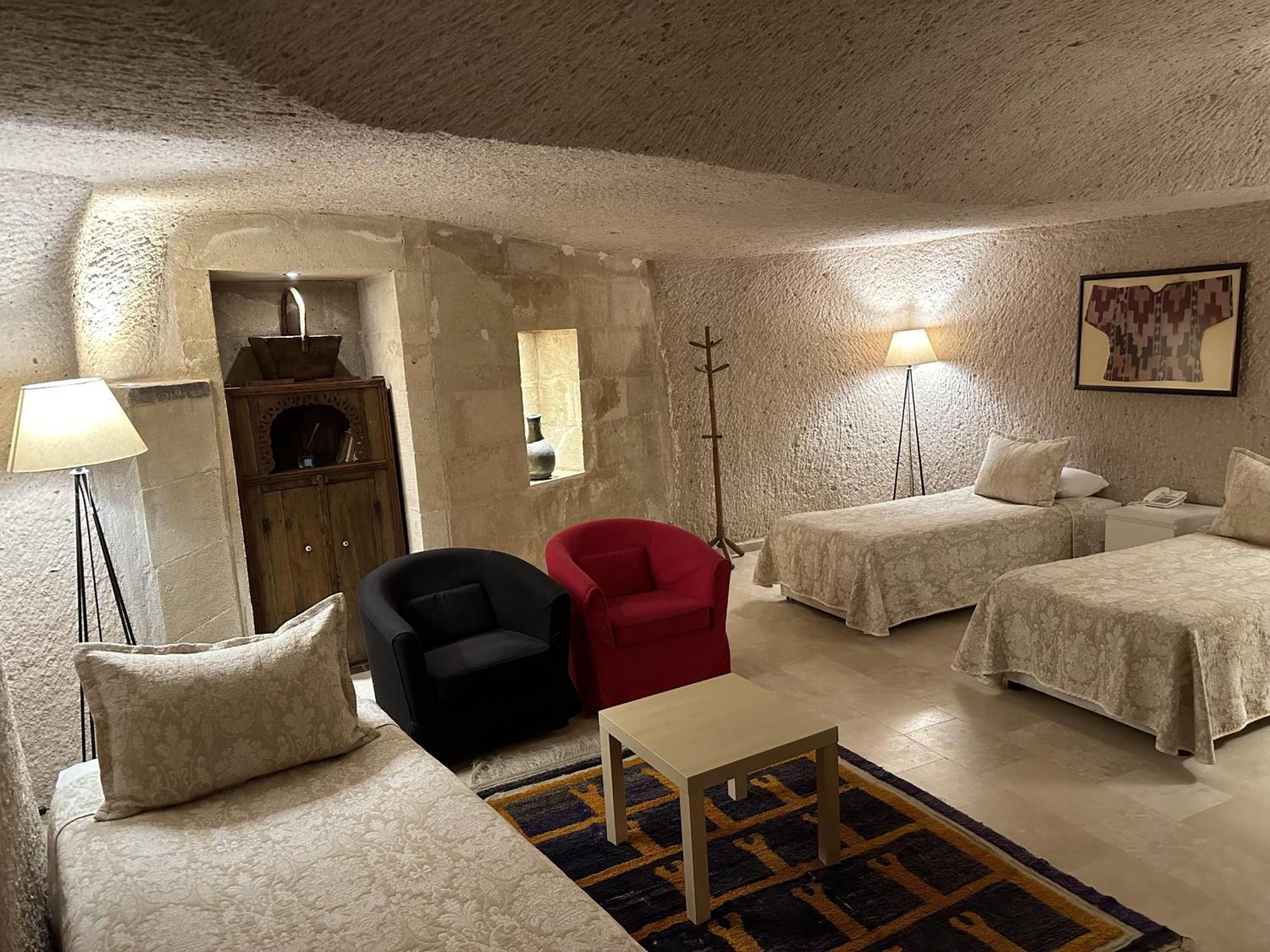 Kistar Cave מלון 3*
